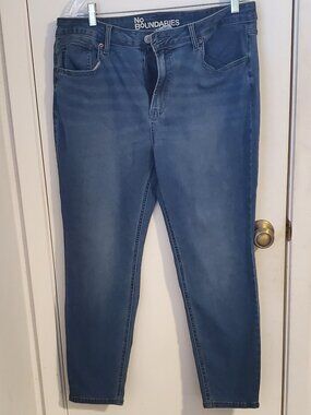 No Boundaries Relaxed Straight Leg Jeans Women's Size 16